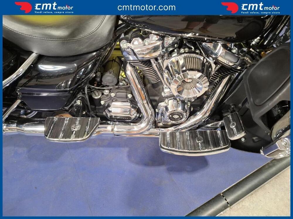 Harley-Davidson 107 Road Glide Ultra (2017 - 18) - FLTRU (9)