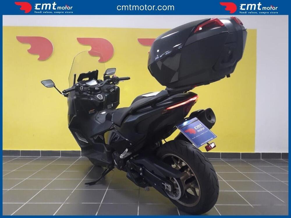 Yamaha T-Max 560 Tech Max (2021) (4)