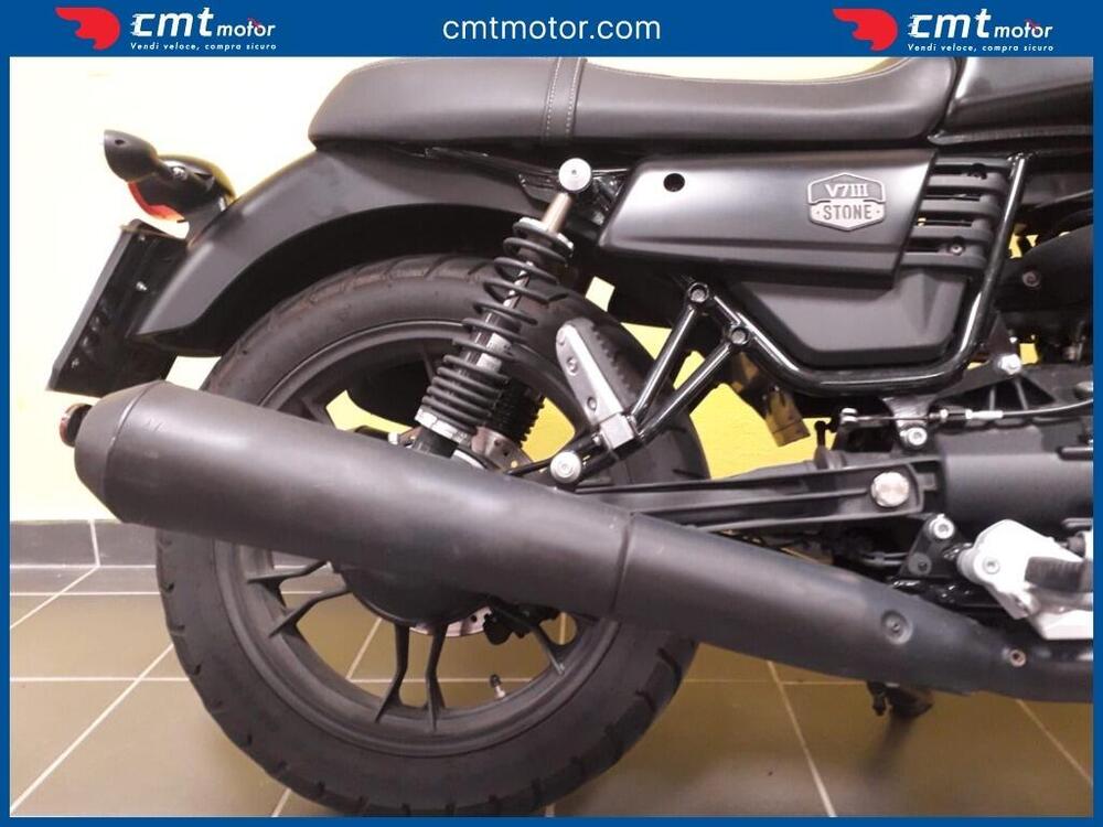 Moto Guzzi V7 III Stone (2017 - 20) (6)