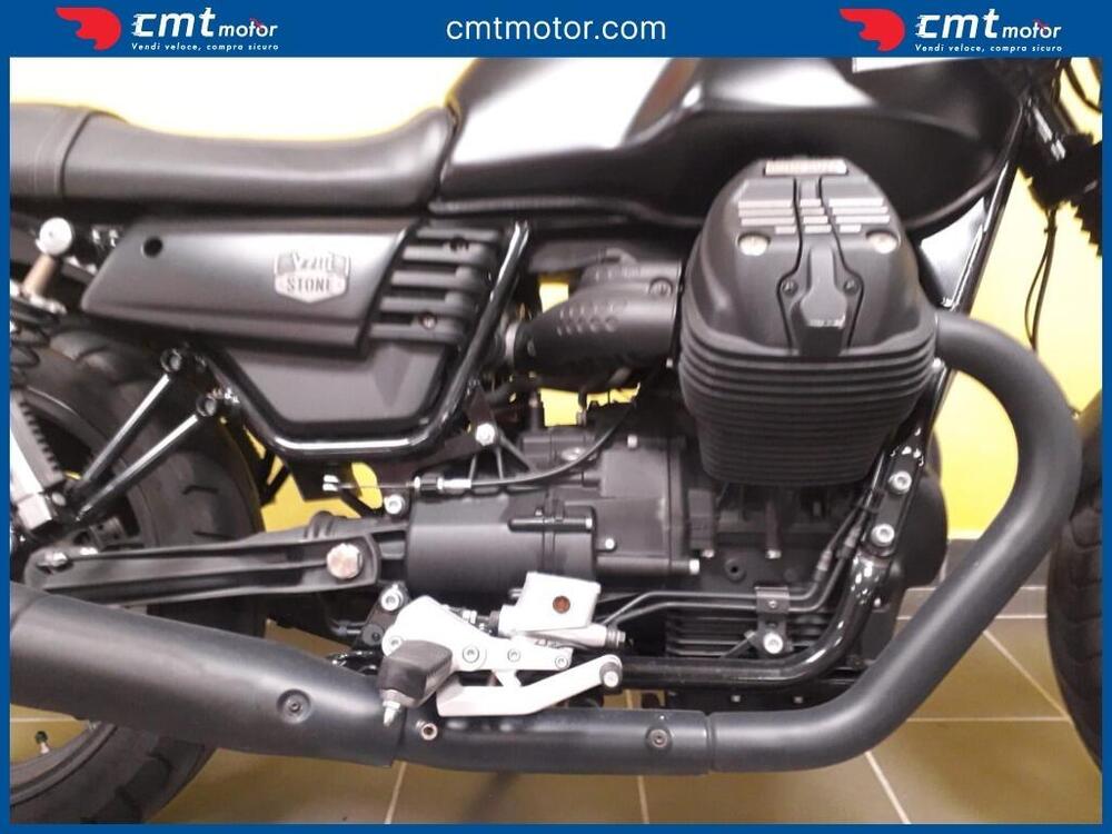 Moto Guzzi V7 III Stone (2017 - 20) (7)