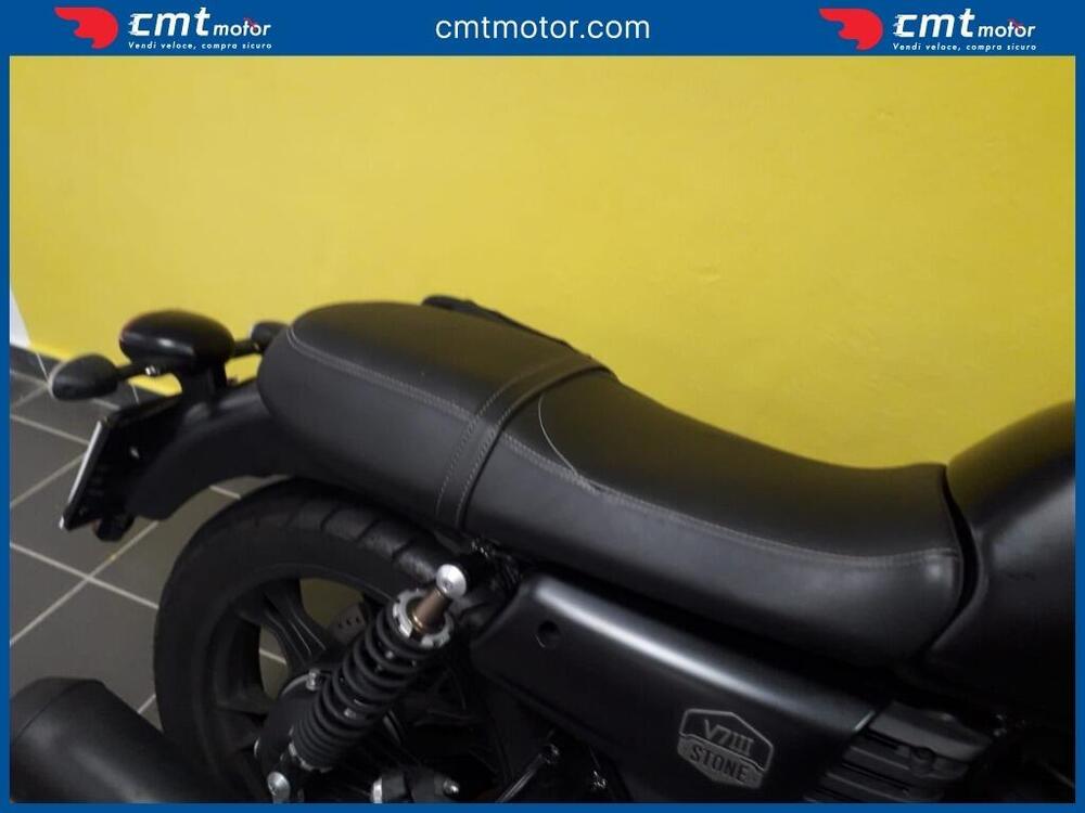 Moto Guzzi V7 III Stone (2017 - 20) (9)