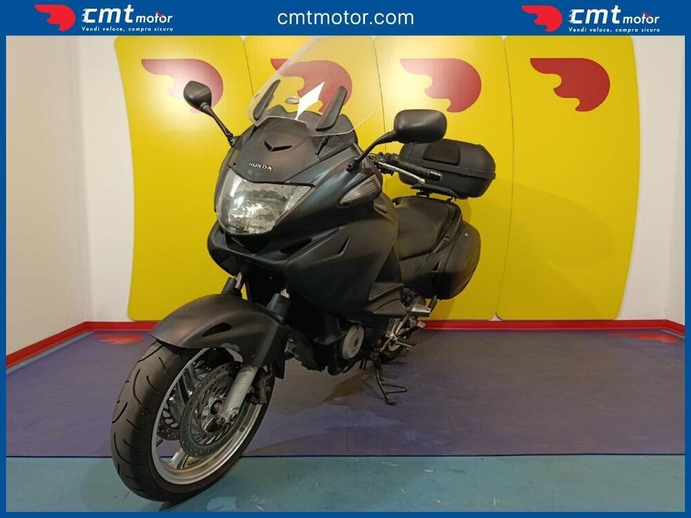 Honda Deauville 700 ABS (2)