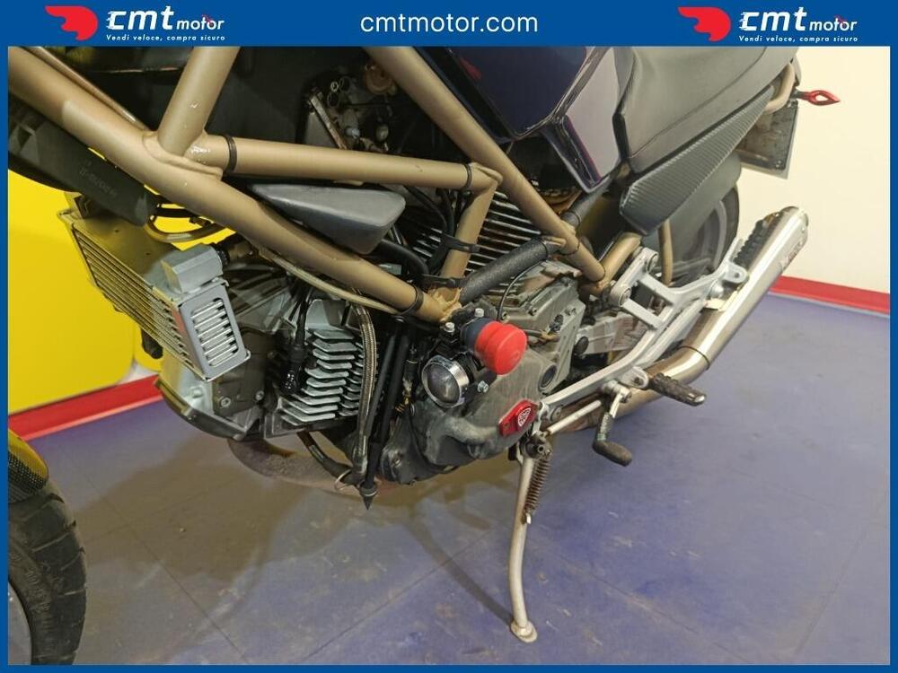 Ducati Monster 750 Dark (1999 - 02) (12)