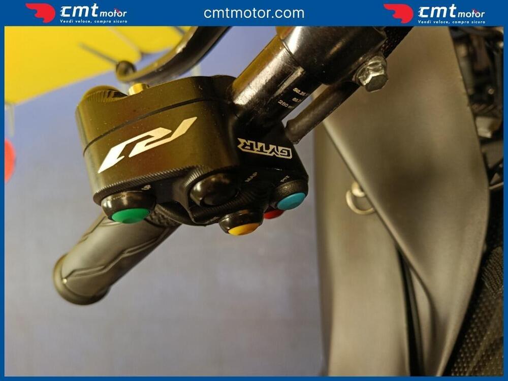 Yamaha YZF R1 (2020 - 25) (7)