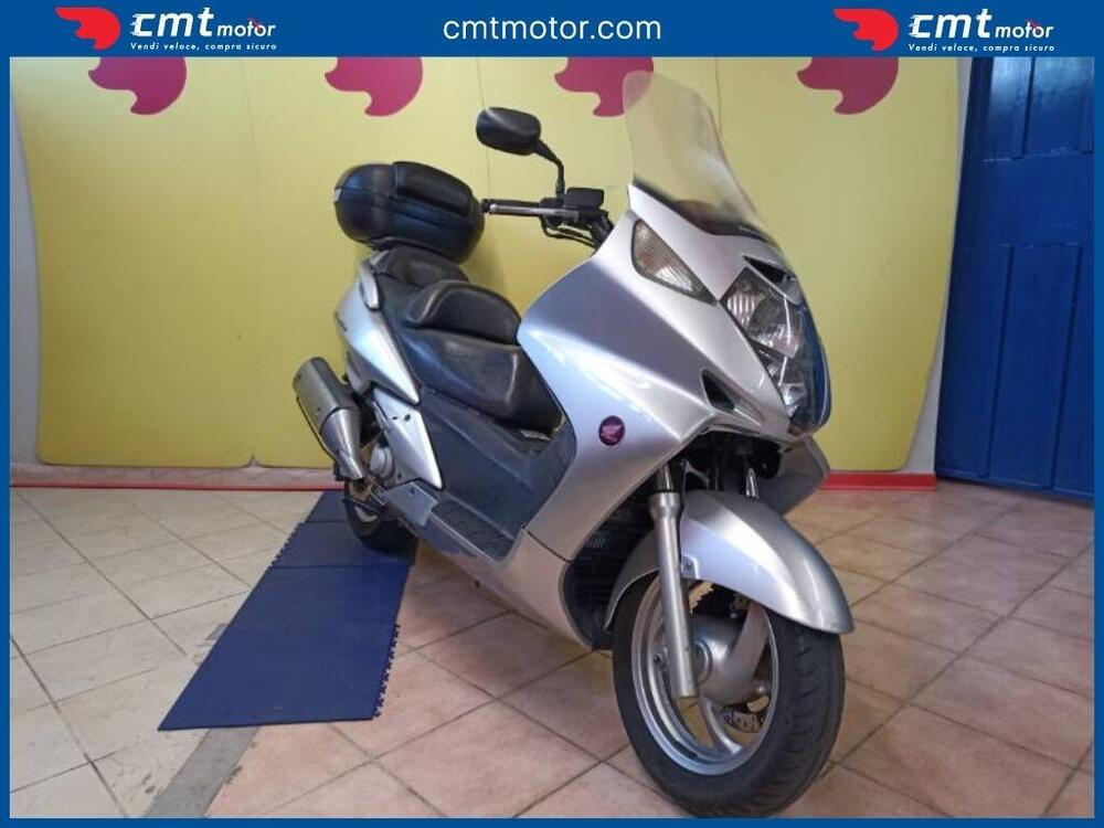 Honda Silver Wing 600 (2001 - 05) (3)