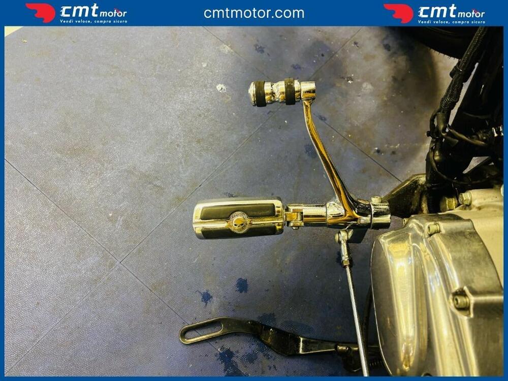 Harley-Davidson 883 Low (2006 - 07) - XL 883L (9)