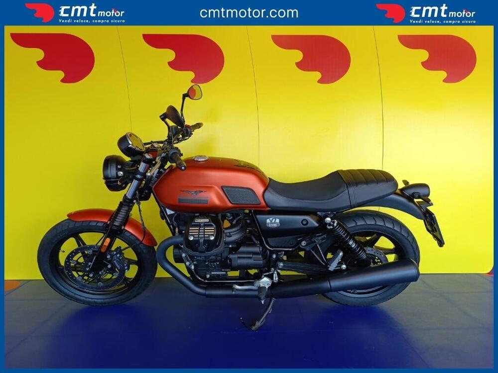 Moto Guzzi V7 Stone (2021 - 24) (3)