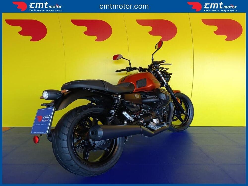 Moto Guzzi V7 Stone (2021 - 24) (4)