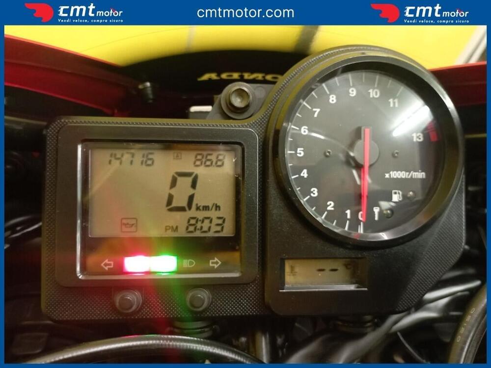 Honda CBR 900 RR Fireblade (2000 - 01) (5)