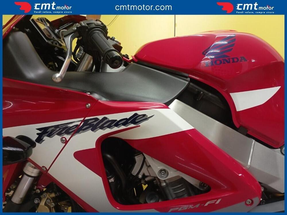 Honda CBR 900 RR Fireblade (2000 - 01) (8)