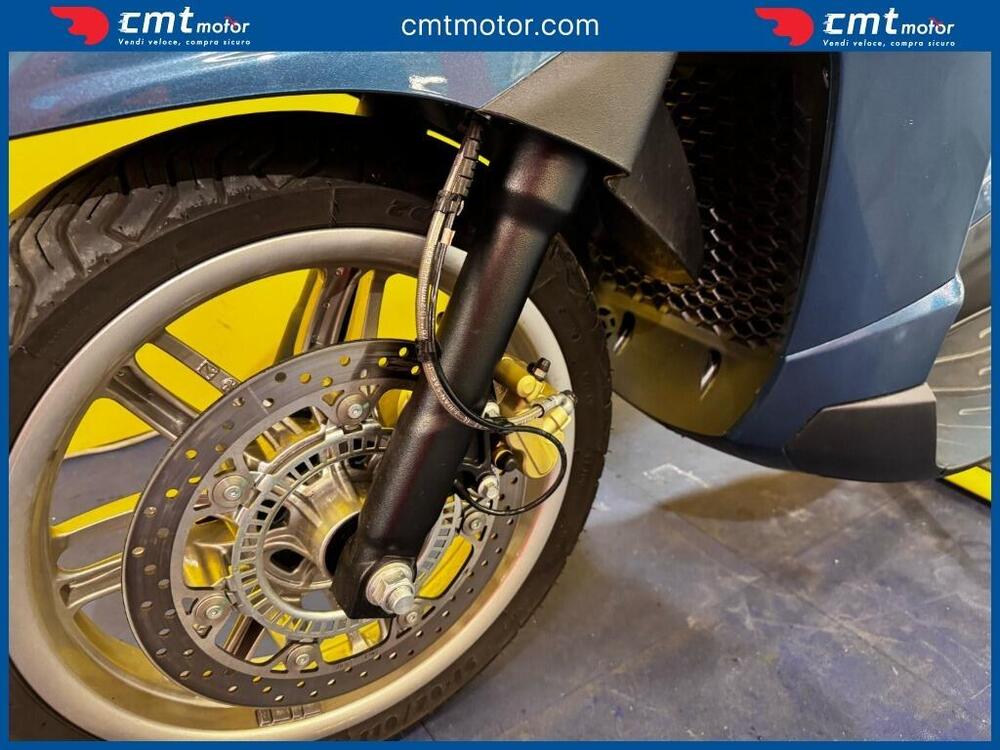 Piaggio Beverly 300 Hpe (2021) (12)