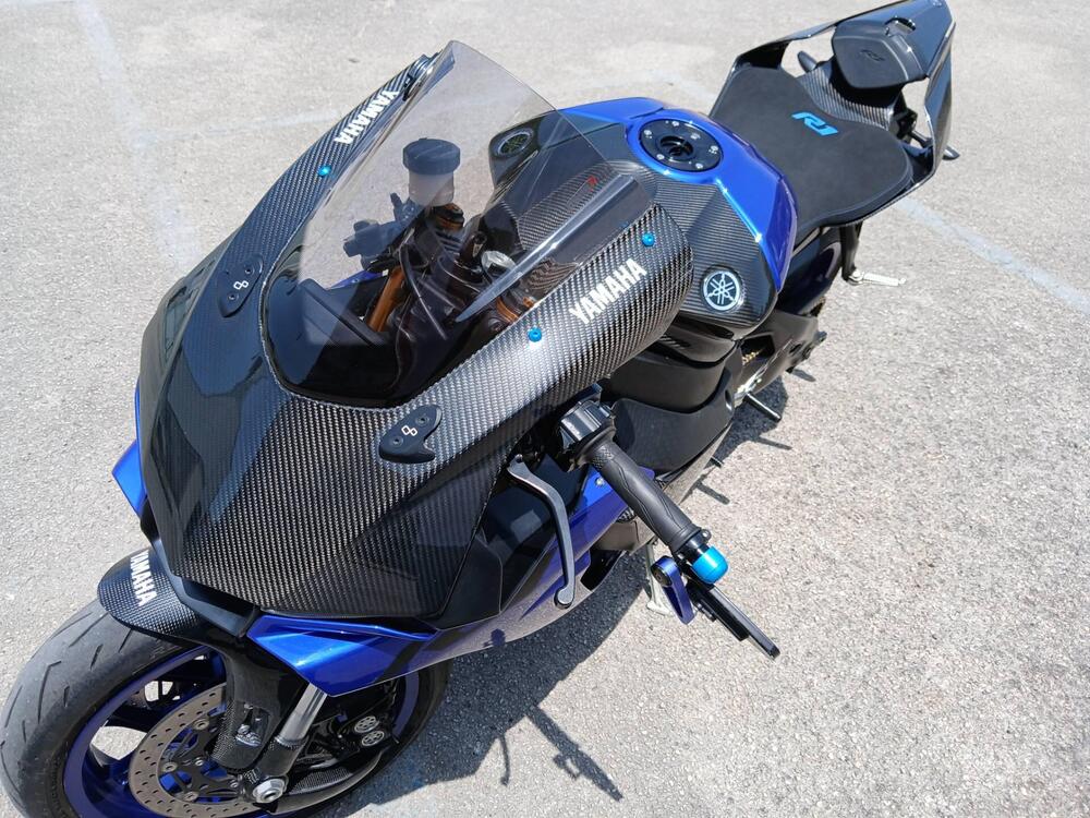 Yamaha YZF R1 (2017 - 19) (13)