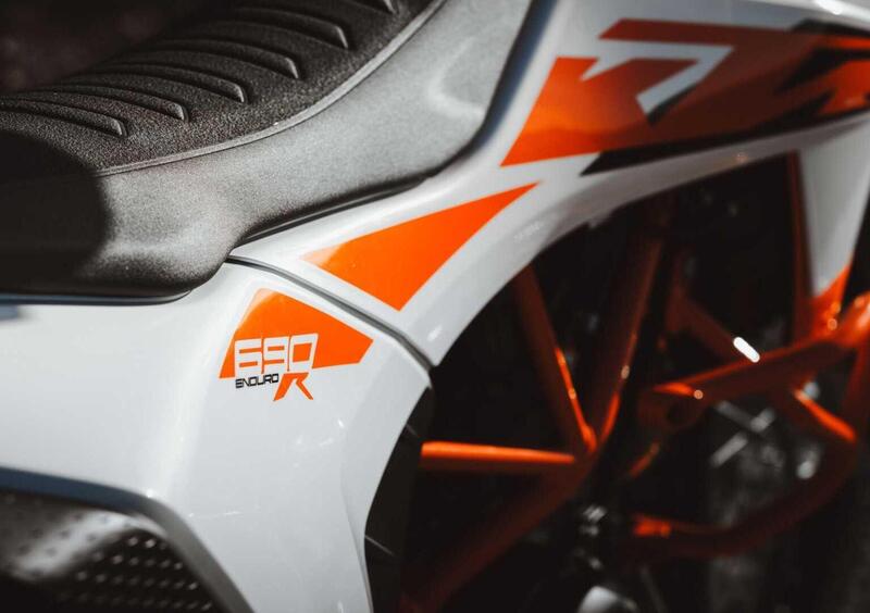 KTM 690 Enduro 690 Enduro R (2026) (16)
