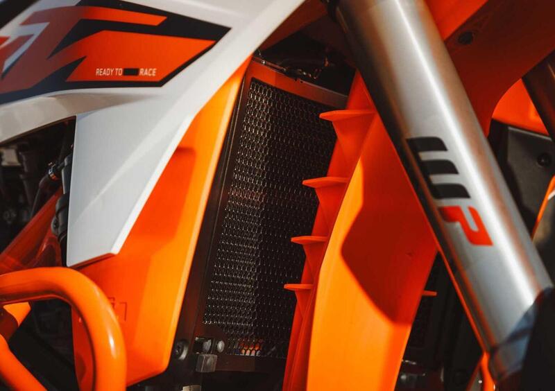 KTM 690 Enduro 690 Enduro R (2026) (18)