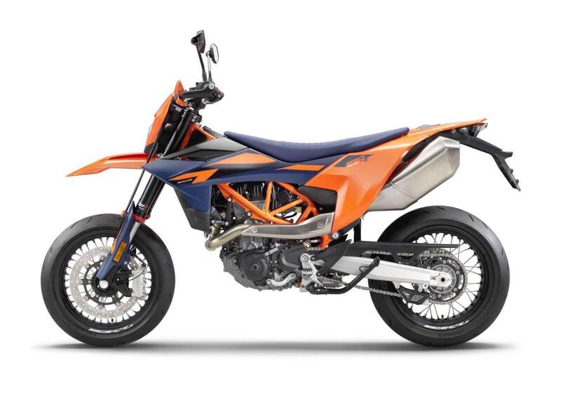 KTM 690 SMC R 690 SMC R (2026) (4)