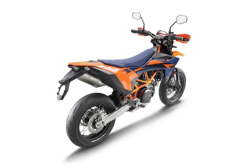 KTM 690 SMC R 690 SMC R (2026) (3)