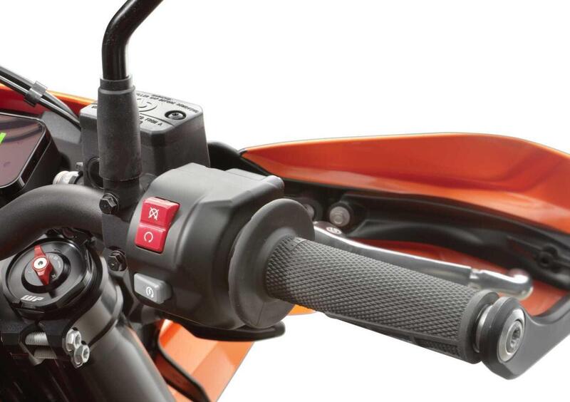 KTM 690 SMC R 690 SMC R (2026) (8)