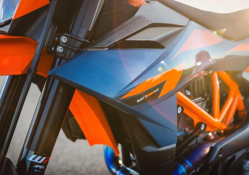 KTM 690 SMC R 690 SMC R (2026) (11)