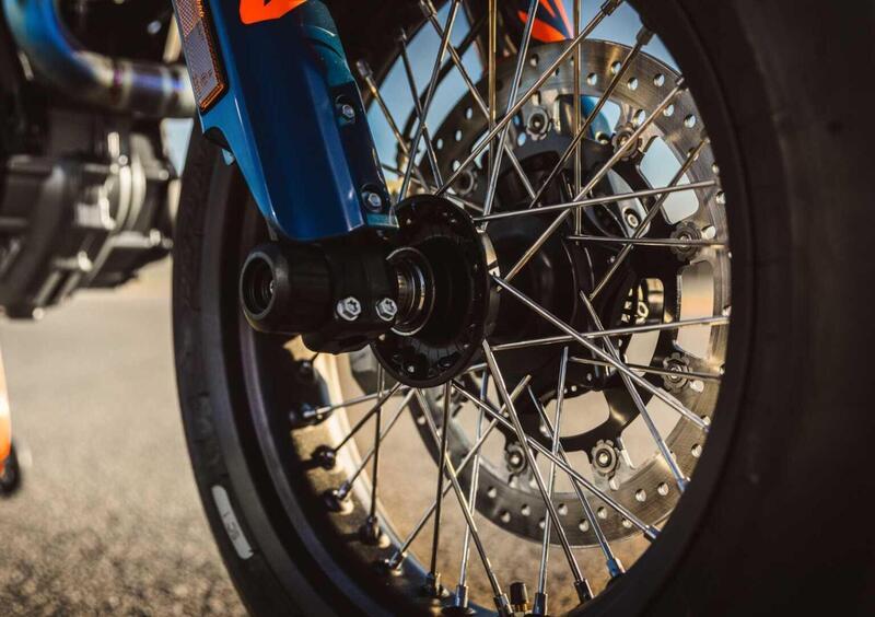 KTM 690 SMC R 690 SMC R (2026) (10)