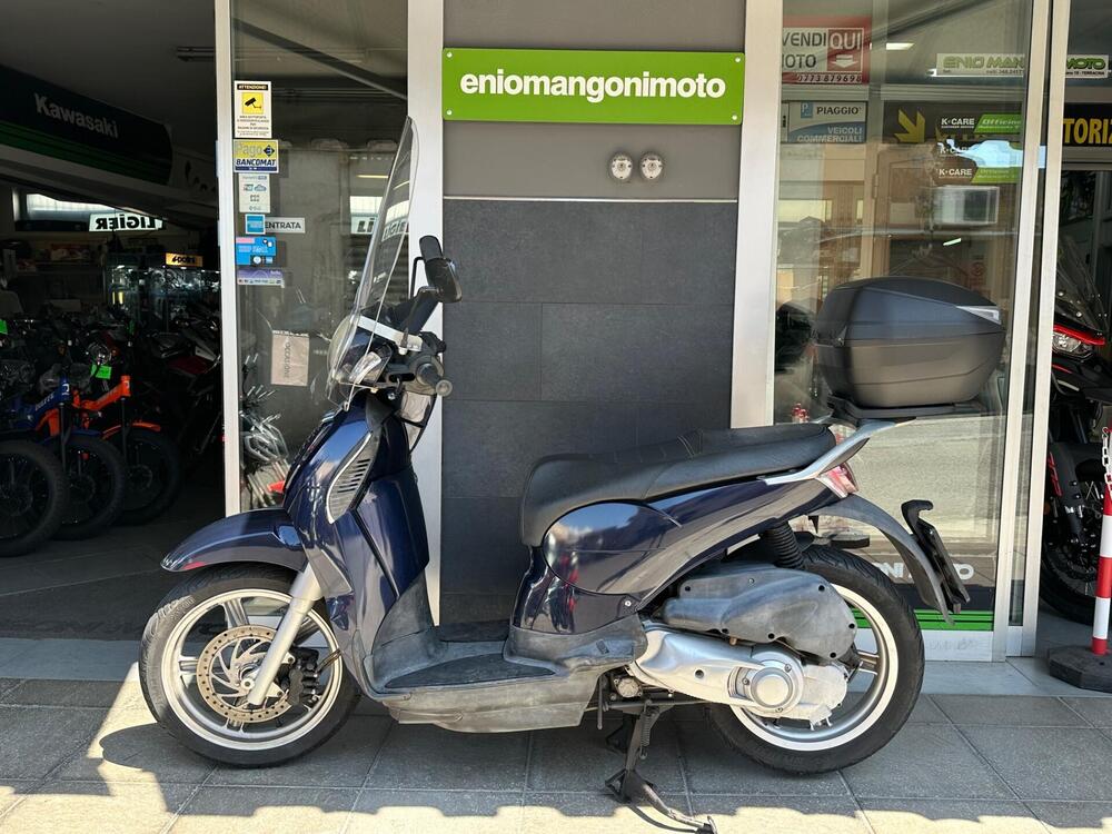 Aprilia Scarabeo 125 i.e. (2009 - 11) (2)