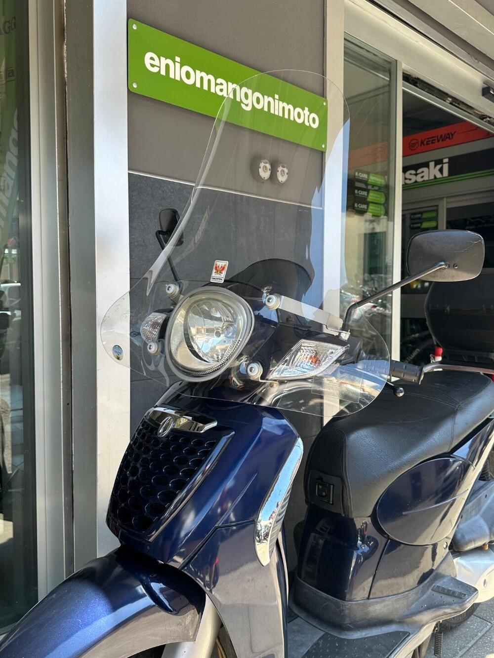 Aprilia Scarabeo 125 i.e. (2009 - 11) (3)