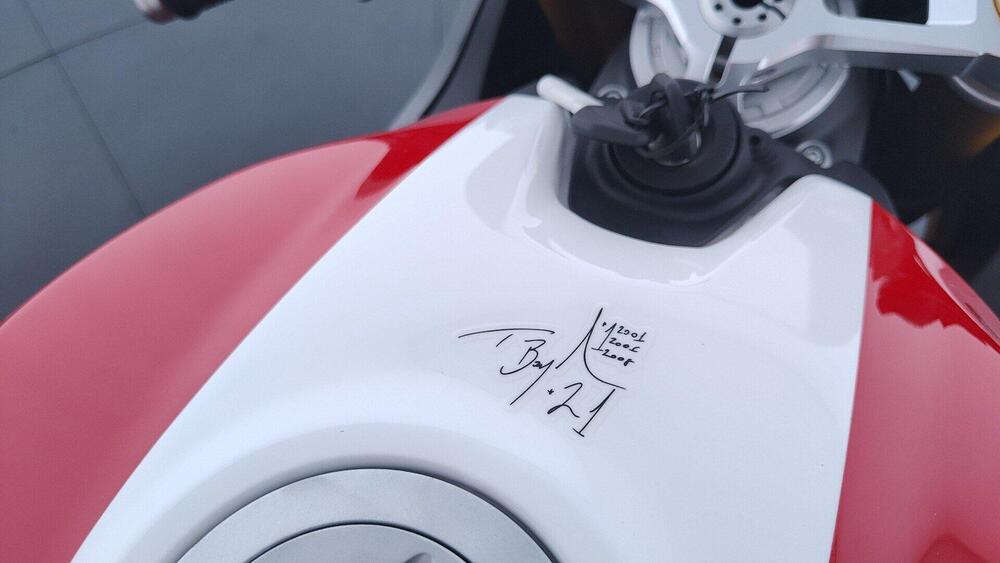 Ducati Panigale V2 Bayliss 1st Championship 20th Anniversary (2021 - 24) (15)