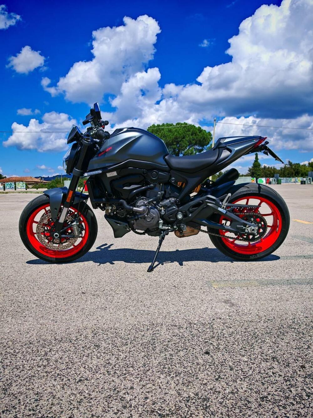 Ducati Monster 937 + (2021 - 25)