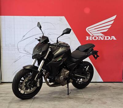 QJ Motor SRK 700 (2023 - 25) nuova