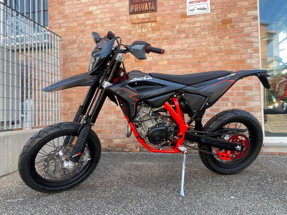 Betamotor RR 125 4T Motard R (2025 - 26) (2)