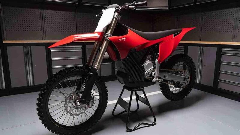 Dietrofront nel Supercross Americano: riammesse le Moto Elettriche 