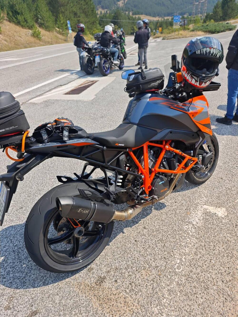 KTM 1290 Super Duke GT (2022 - 25) (2)