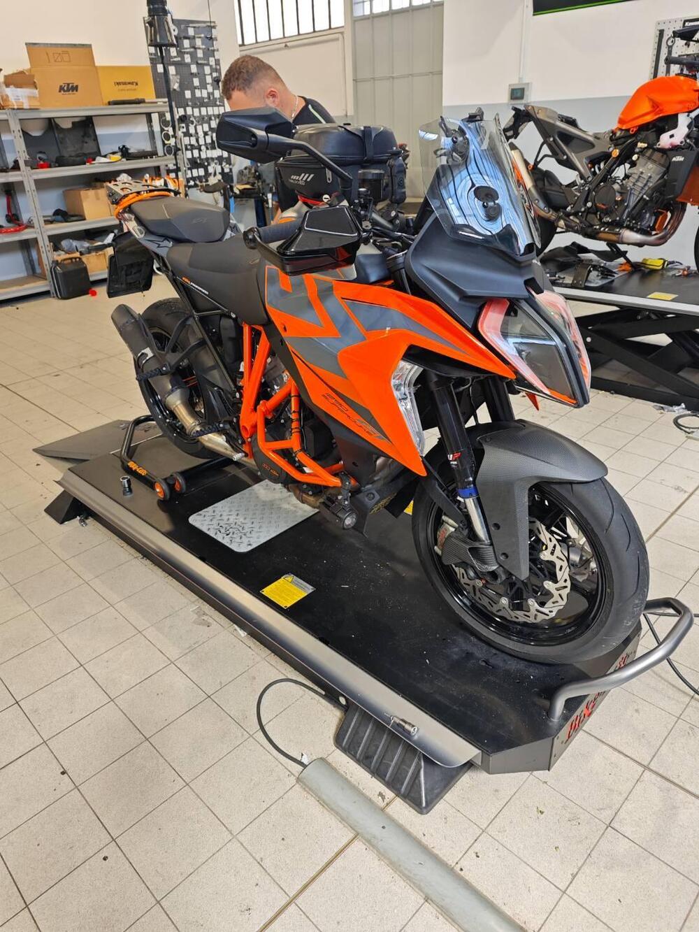 KTM 1290 Super Duke GT (2022 - 25) (5)