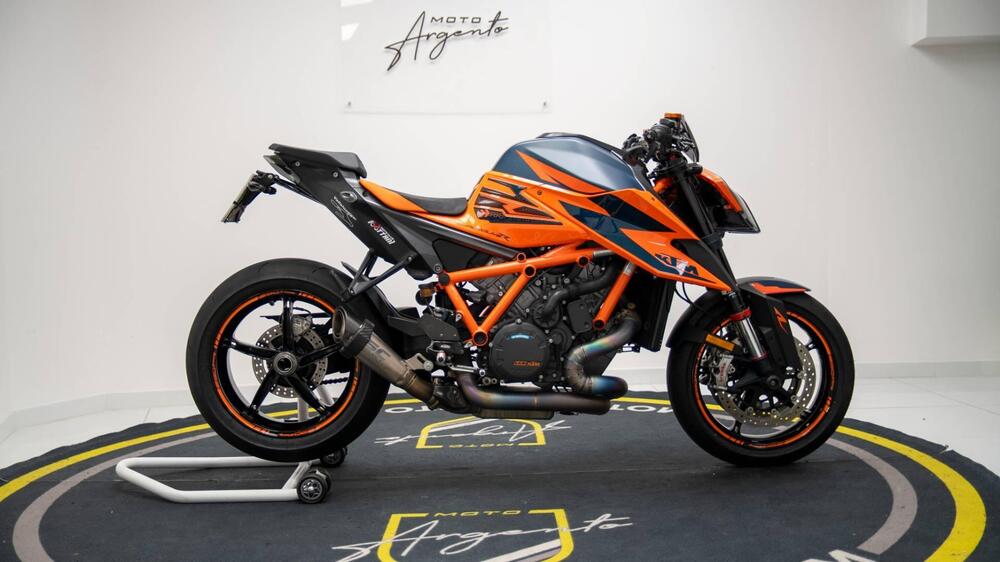 KTM 1290 Super Duke R (2020) (7)