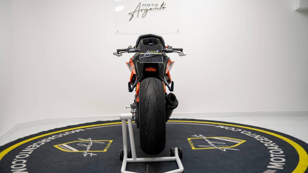 KTM 1290 Super Duke R (2020) (9)