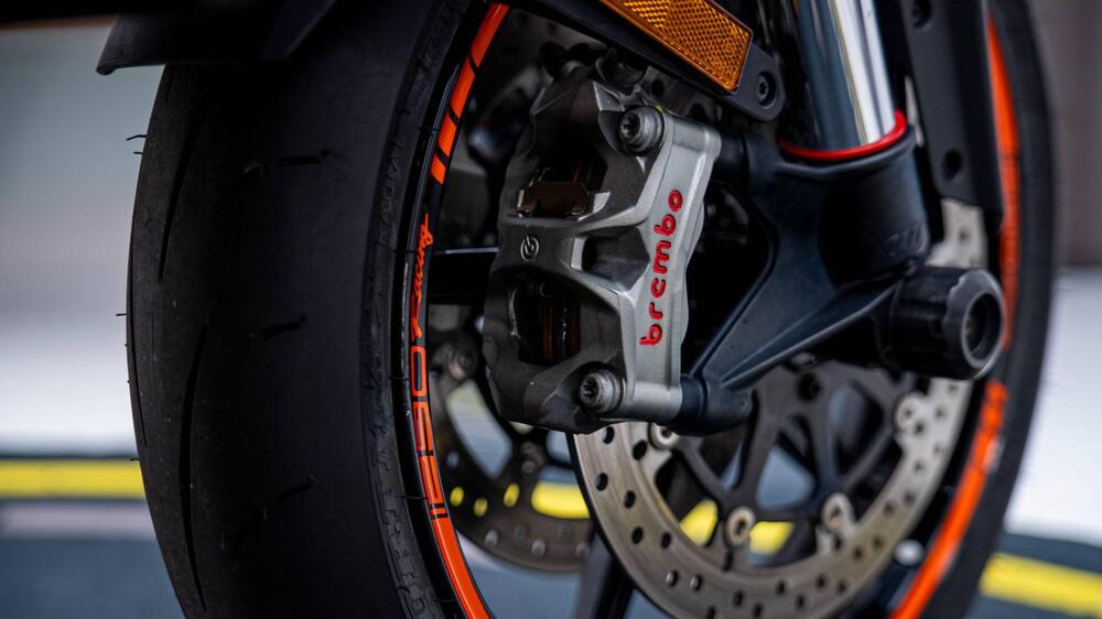 KTM 1290 Super Duke R (2020) (13)