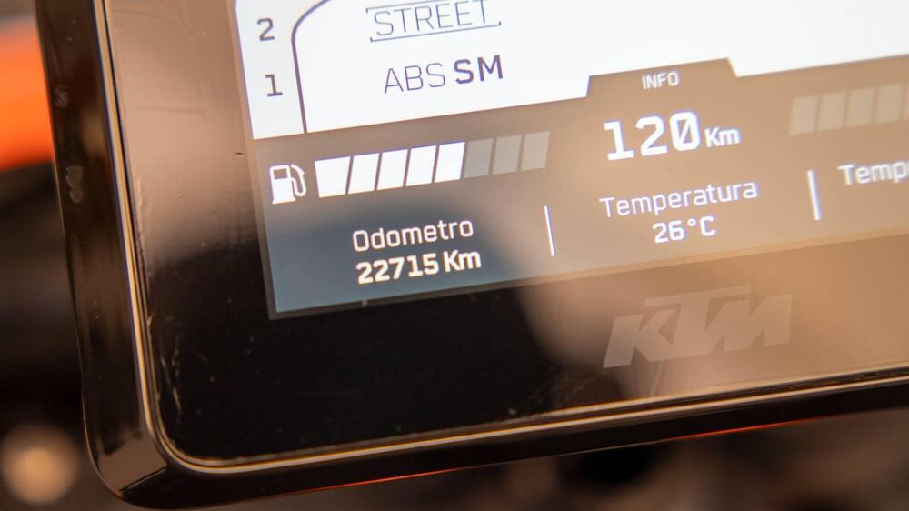 KTM 1290 Super Duke R (2020) (20)