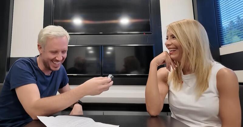 MotoGP 2025. ESCLUSIVO - Vera Spadini, dalla lite alle rose di Ibrahimovic fino alla Motogp: &quot;Da dentro &egrave; meglio che da fuori!&quot; Pt 1 di 2 [VIDEO]