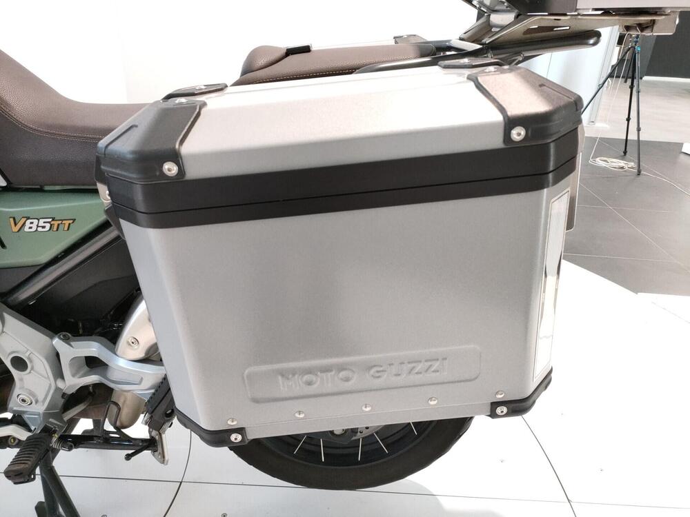 Moto Guzzi V85 TT Centenario (2021 - 22) (11)