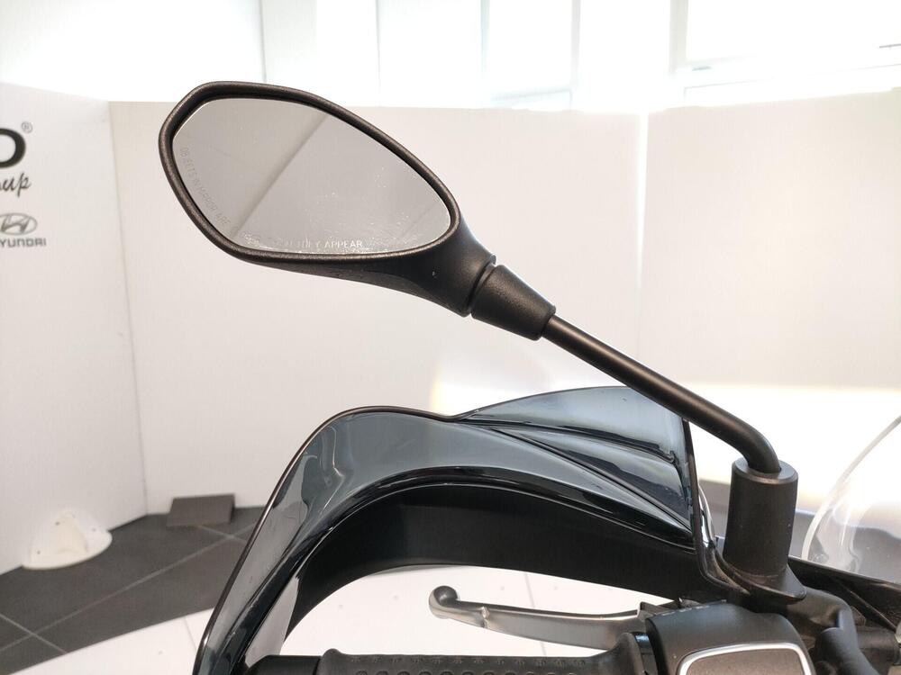 Moto Guzzi V85 TT Centenario (2021 - 22) (21)