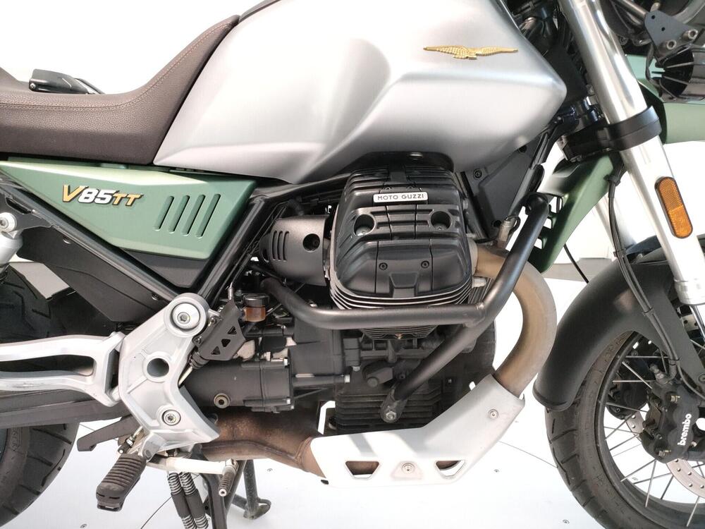 Moto Guzzi V85 TT Centenario (2021 - 22) (16)