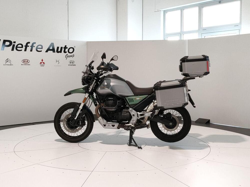 Moto Guzzi V85 TT Centenario (2021 - 22) (2)