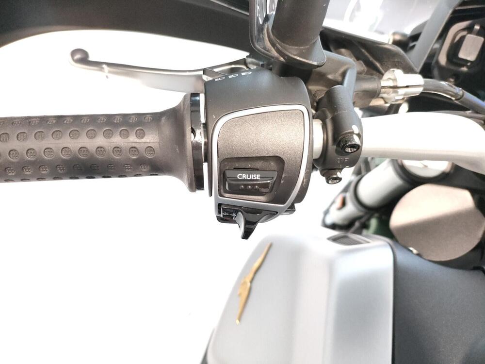 Moto Guzzi V85 TT Centenario (2021 - 22) (22)