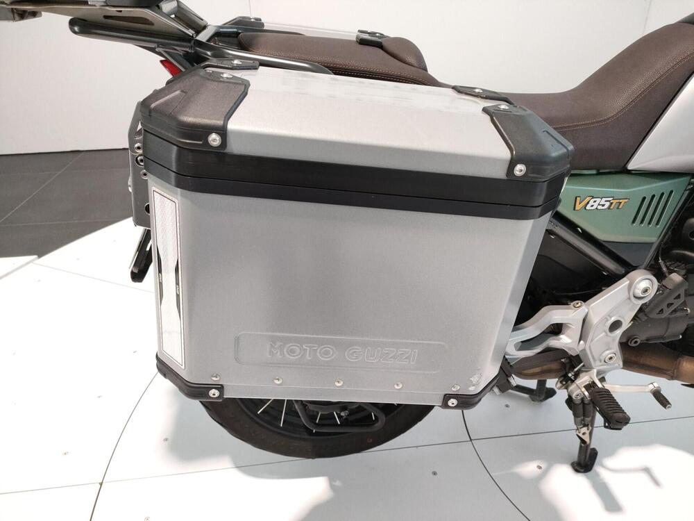 Moto Guzzi V85 TT Centenario (2021 - 22) (14)