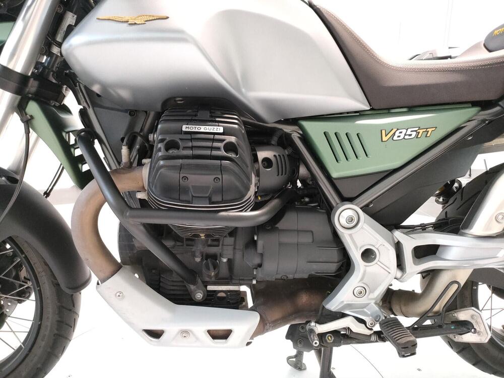 Moto Guzzi V85 TT Centenario (2021 - 22) (9)