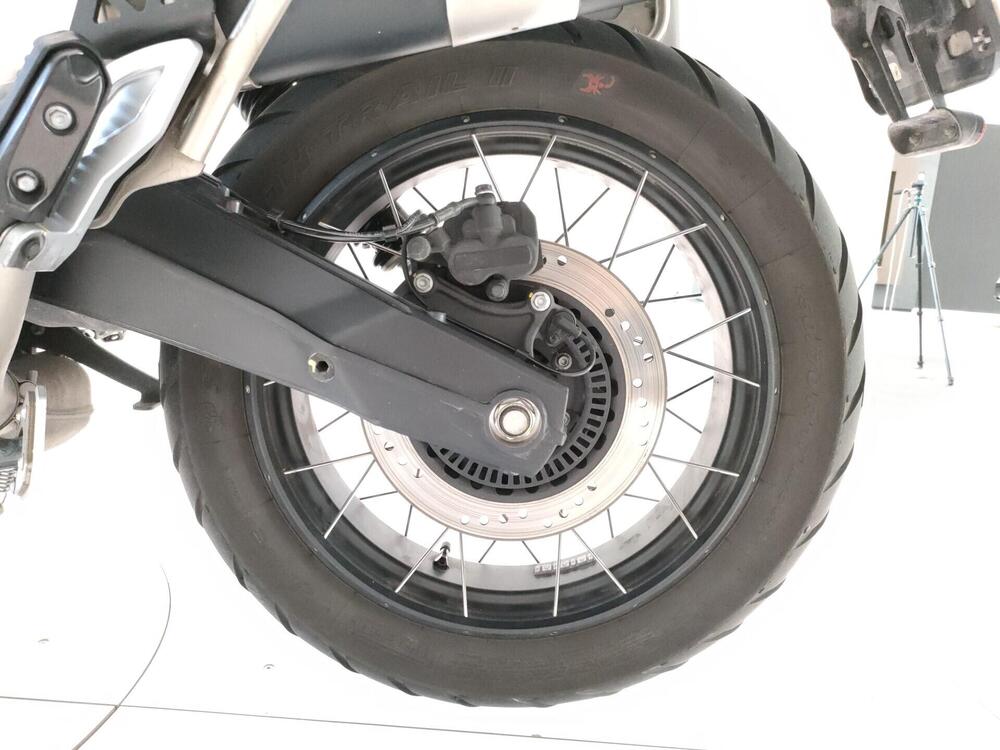 Moto Guzzi V85 TT Centenario (2021 - 22) (10)