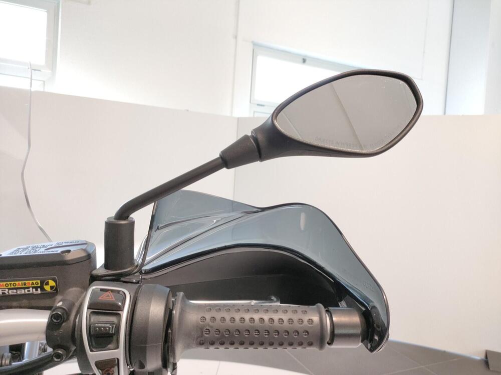 Moto Guzzi V85 TT Centenario (2021 - 22) (25)