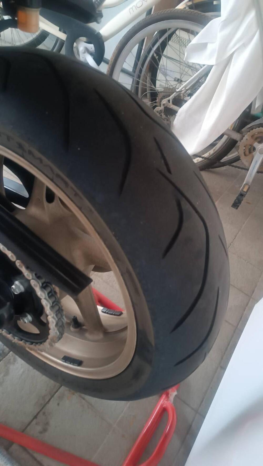 Yamaha YZF R1 (2012 - 14) (6)