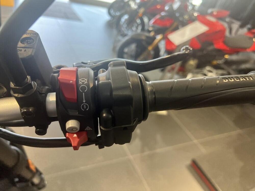 Ducati Scrambler 800 Icon Dark (2025 - 26) (9)