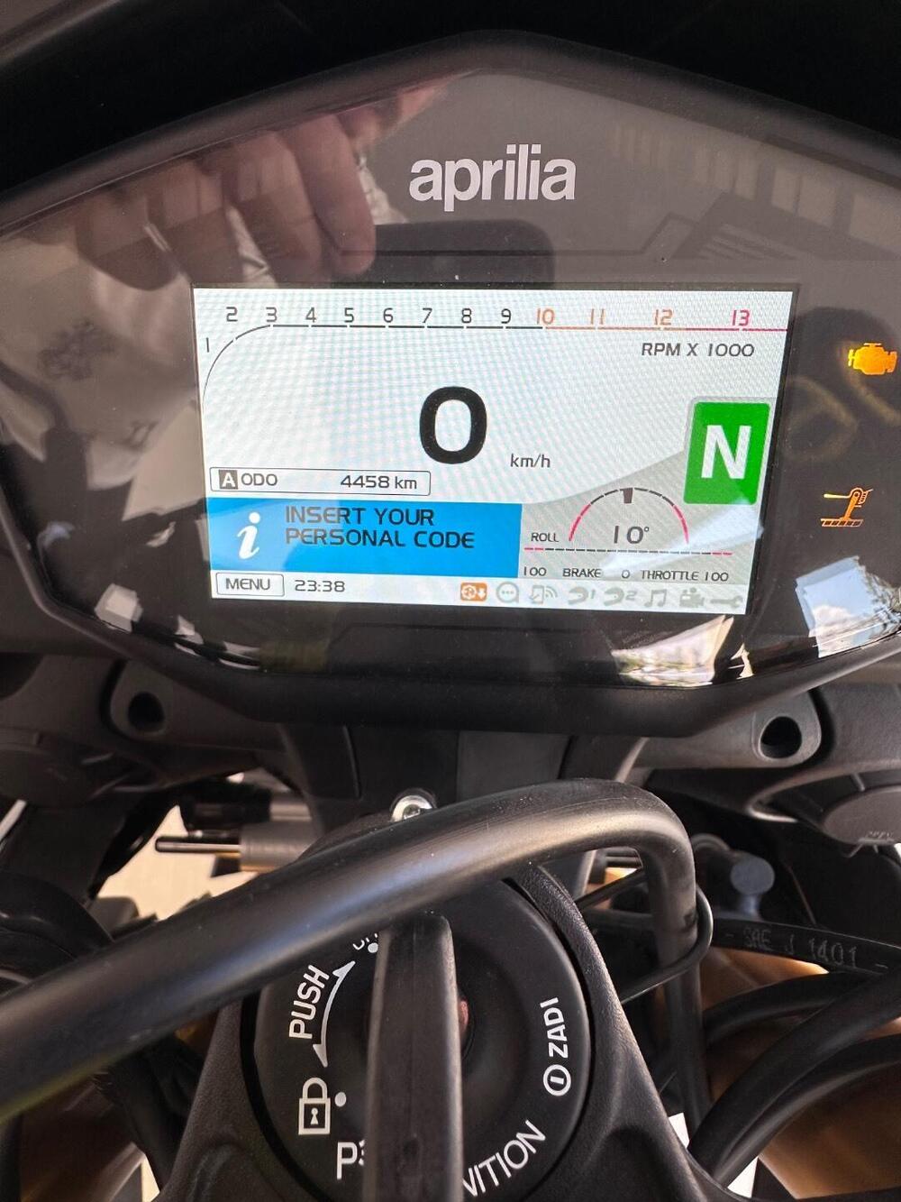 Aprilia Tuono V4 Factory (2019 - 20) (5)