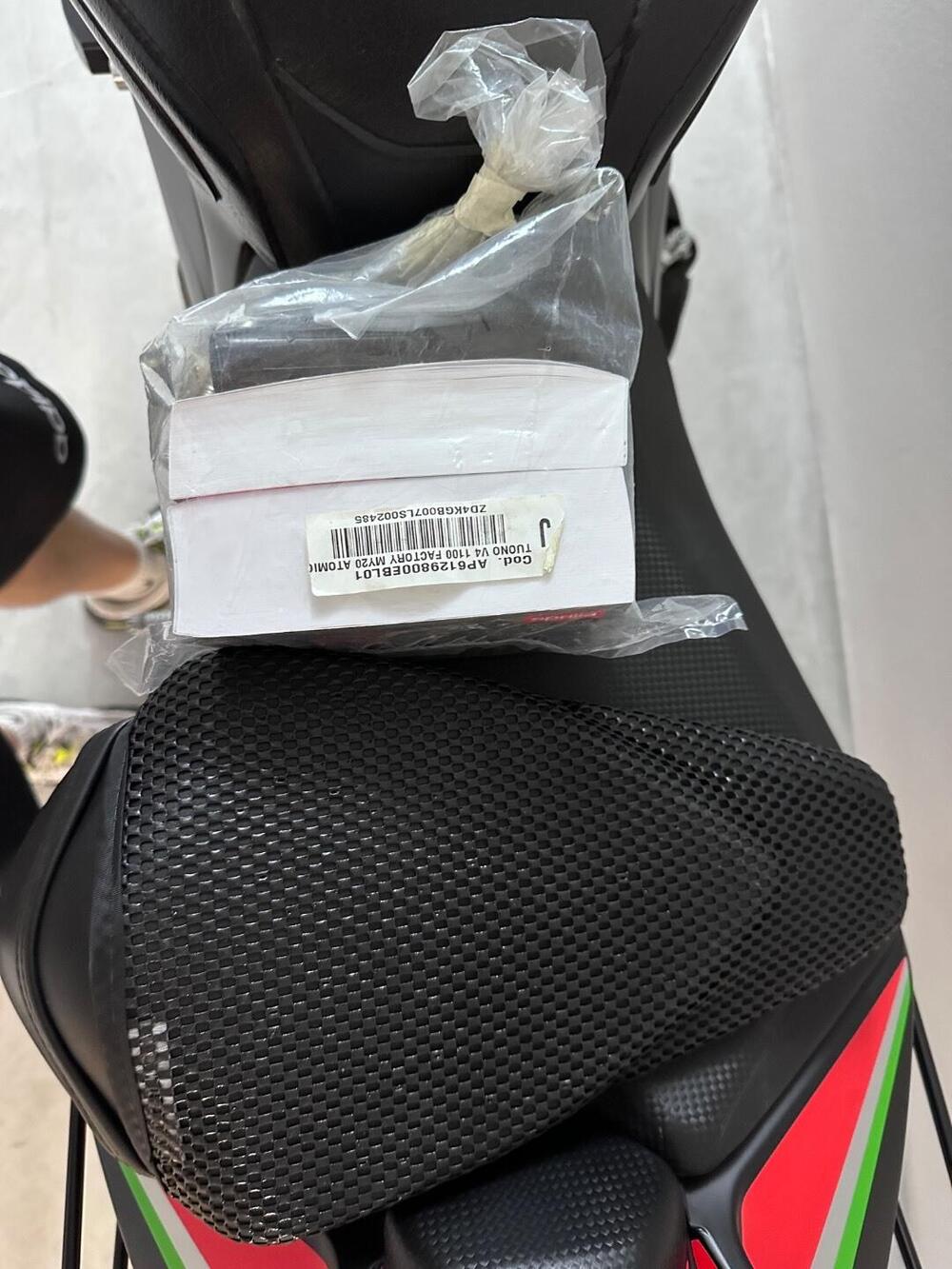 Aprilia Tuono V4 Factory (2019 - 20) (7)